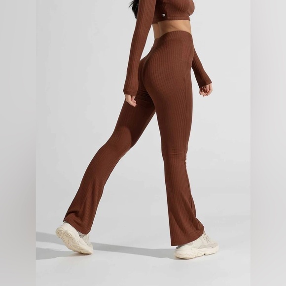 Buff bunny Ribbed lounge set medium - Picture 2 of 4